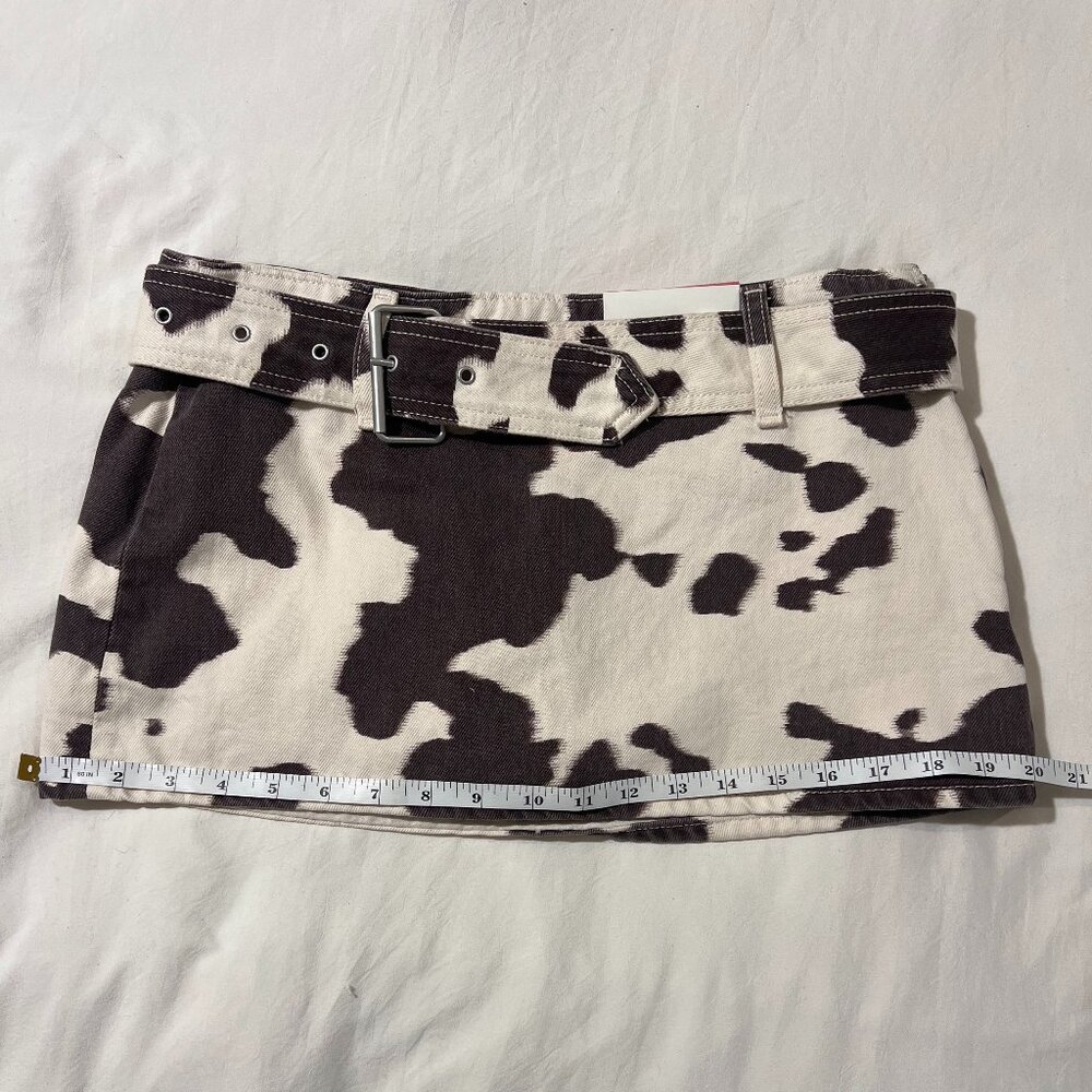 NWT A&F Low Rise Belted Denim Mini Skort in Cow Print size 26 / 2 - Picture 4 of 16